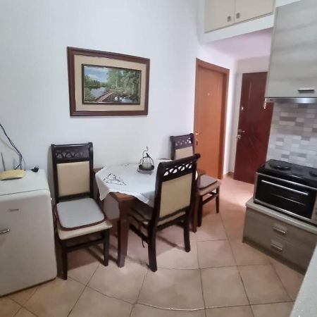 Romeo'S Guest House 培拉特 外观 照片