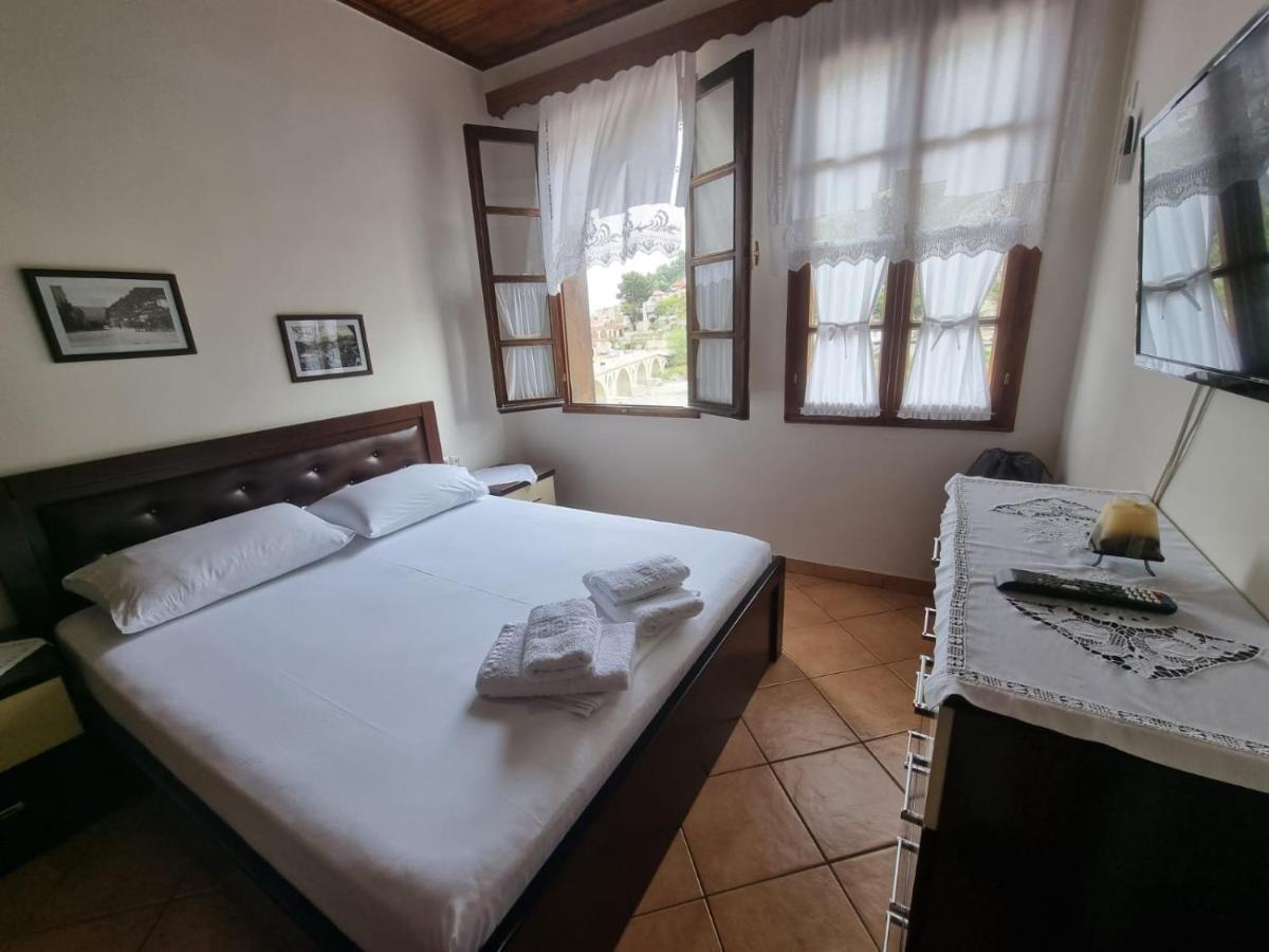 Romeo'S Guest House 培拉特 外观 照片