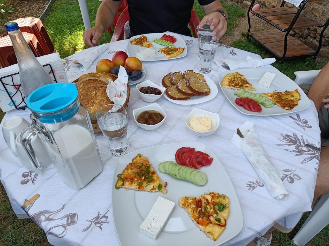 Romeo'S Guest House 培拉特 外观 照片
