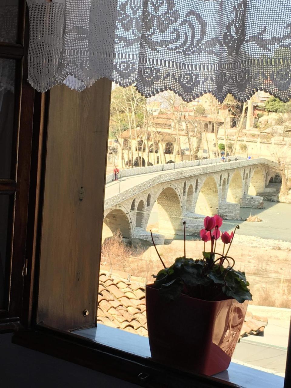 Romeo'S Guest House 培拉特 外观 照片